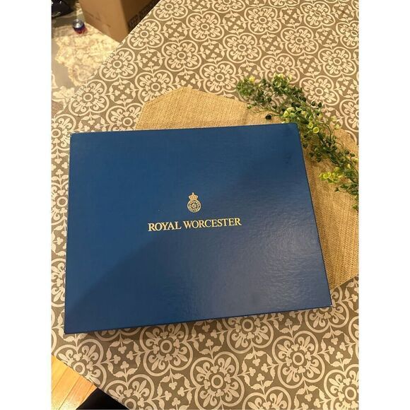 Royal Worcester England Vintage Vine Harvest Cake Plate & Slicer Set NEW‎ RARE - Picture 7 of 7